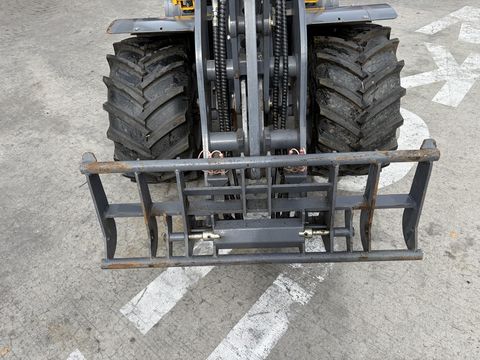 Eurotrac W12 mit Kabine neuwertig