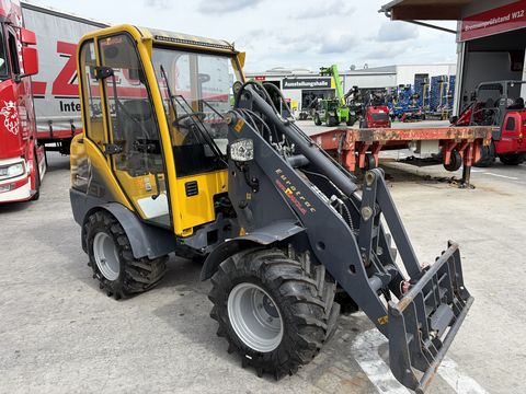 Eurotrac W12 mit Kabine neuwertig