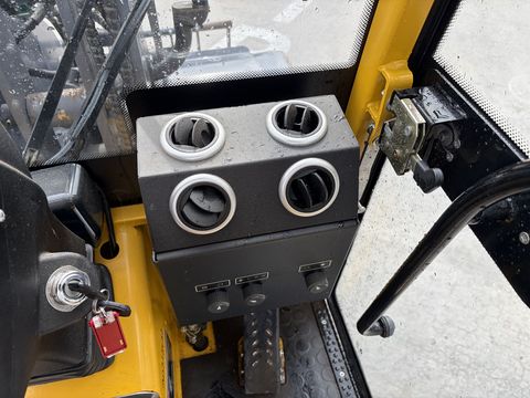 Eurotrac W12 mit Kabine neuwertig