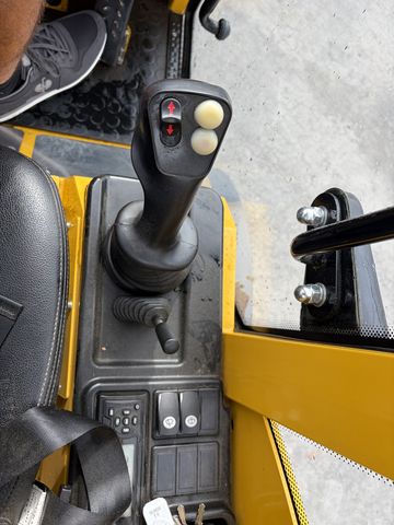 Eurotrac W12 mit Kabine neuwertig