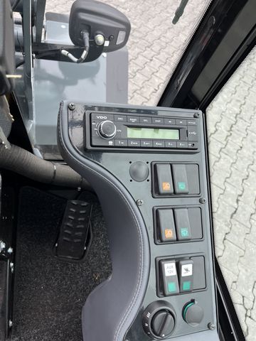Giant 2500 HD mit Kabine 50h 