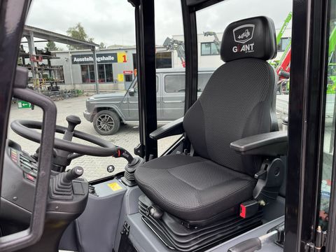 Giant 2500 HD mit Kabine 50h 