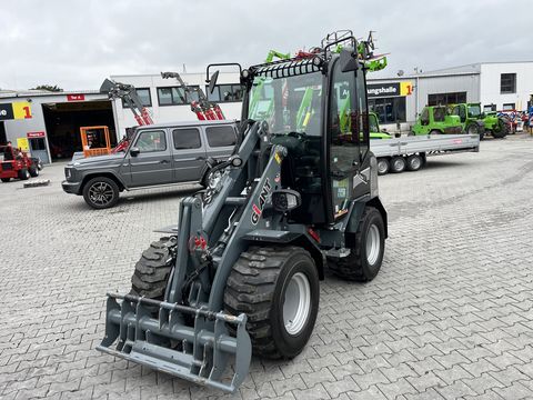 Giant 2500 HD mit Kabine 50h 