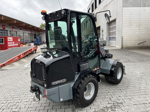 Giant 2500 HD mit Kabine 50h 