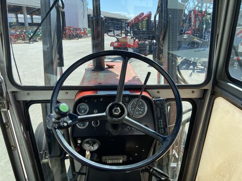 Massey Ferguson 560