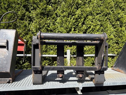Manitou Staplergabel mit Ballenspies