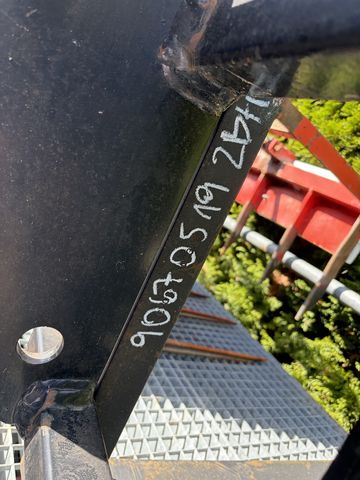 Manitou Staplergabel mit Ballenspies