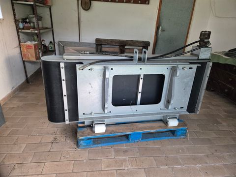 Sonstige Futterschieber