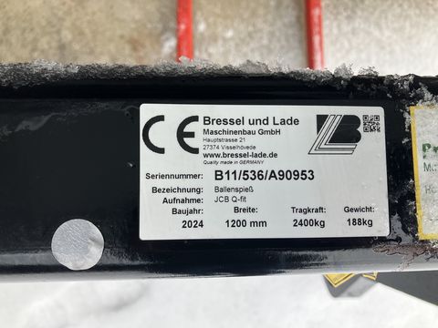 Bressel & Lade Ballenspieß mit JCB Aufnahme 