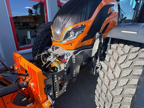 Valtra T215