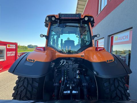 Valtra T215