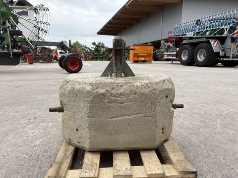 Sonstige Frontgewicht 300 kg