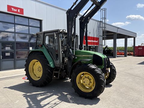John Deere 3300