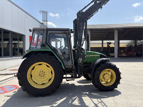 John Deere 3300