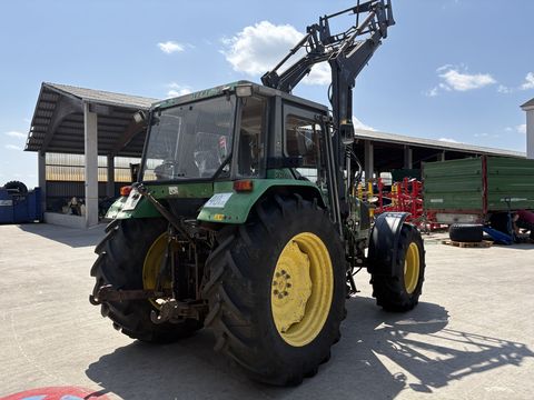 John Deere 3300