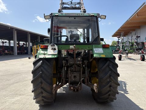 John Deere 3300