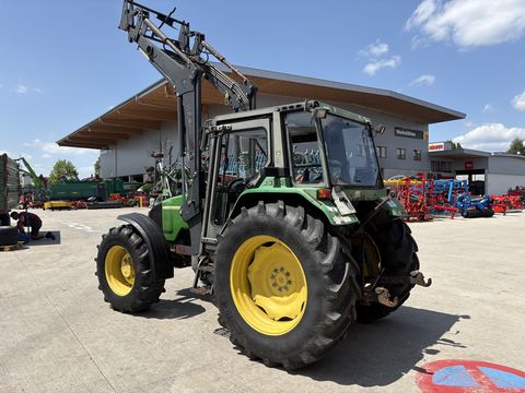 John Deere 3300