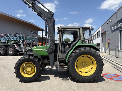 John Deere 3300