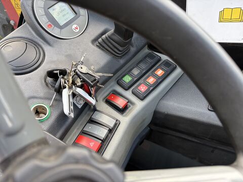 Weidemann 4512 mit Komfortsteuerung