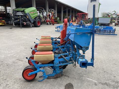 Monosem 4 reihig + Düngerbehälter