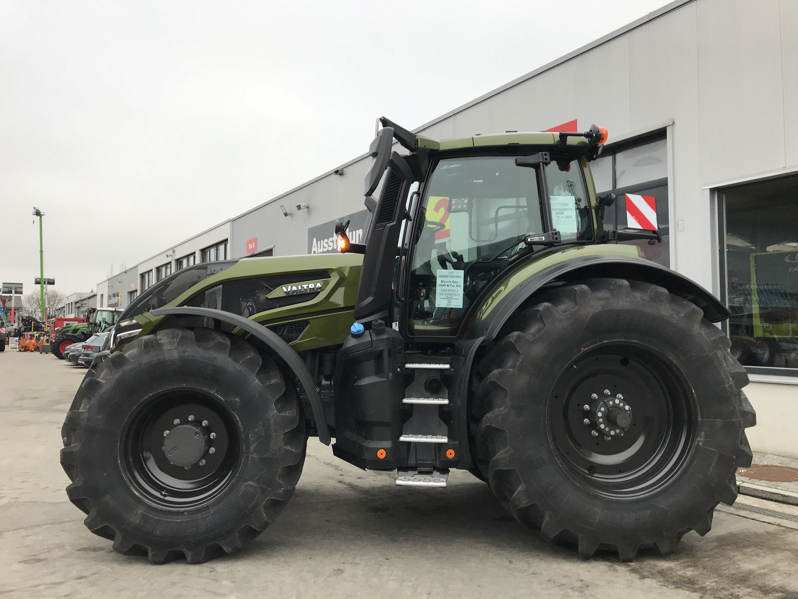 Valtra Q305 2