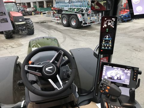 Valtra Q305