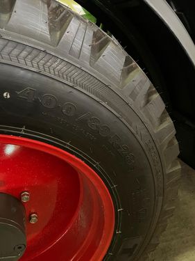 Nokian 480/80 R38 + 400/80 R28 Kompletträder Fendt 500