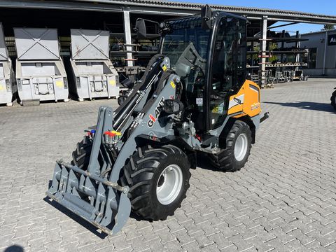 Giant 2700 HD+ mit Kabine Euro & Heckhydraulik Kat 2