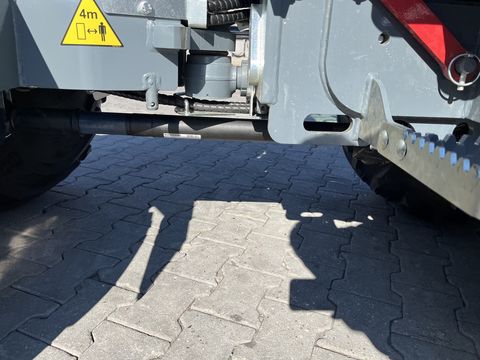 Giant 2700 HD+ mit Kabine Euro & Heckhydraulik Kat 2