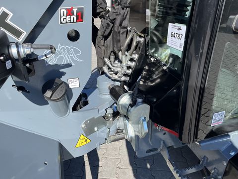 Giant 2700 HD+ mit Kabine Euro & Heckhydraulik Kat 2