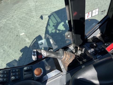 Giant 2700 HD+ mit Kabine Euro & Heckhydraulik Kat 2