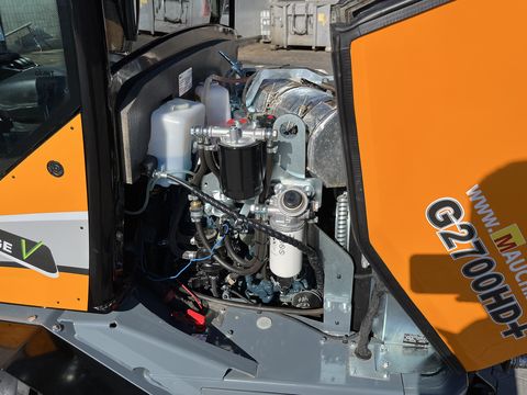 Giant 2700 HD+ mit Kabine Euro & Heckhydraulik Kat 2