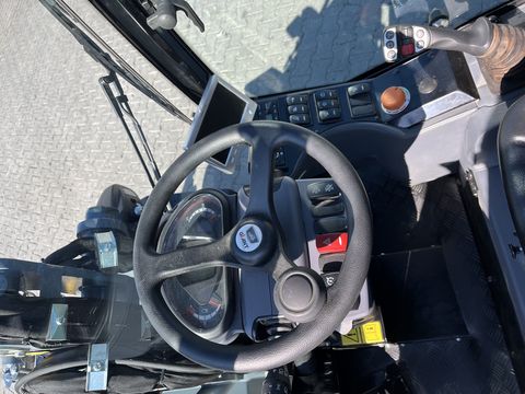 Giant 2700 HD+ mit Kabine Euro & Heckhydraulik Kat 2