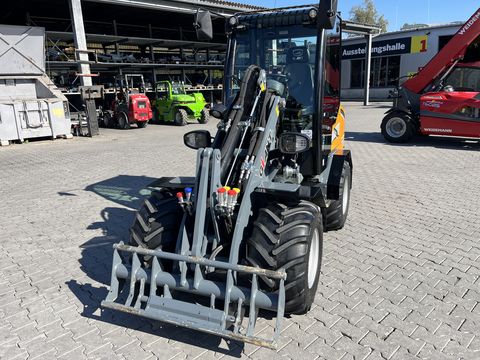 Giant 2700 HD+ mit Kabine Euro & Heckhydraulik Kat 2