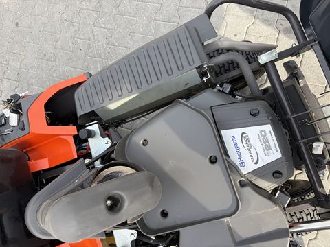 Husqvarna RC 320Ts AWD mit 112cm Mähdeck 200h