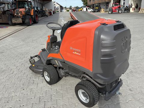 Husqvarna RC 320Ts AWD mit 112cm Mähdeck 200h