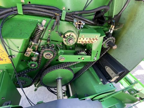 John Deere 864