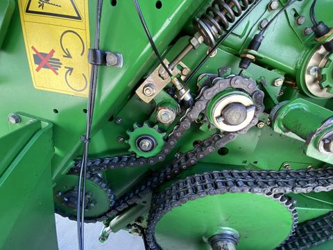 John Deere 864
