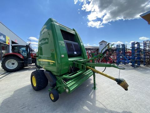 John Deere 864