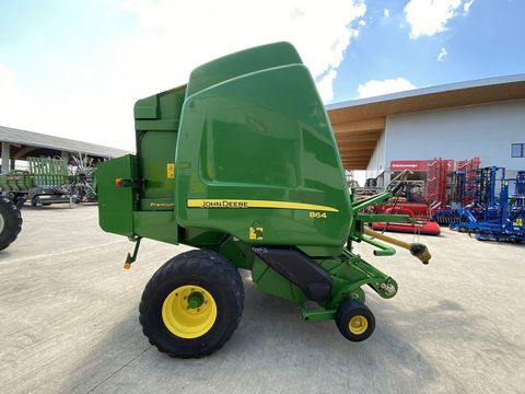 John Deere 864