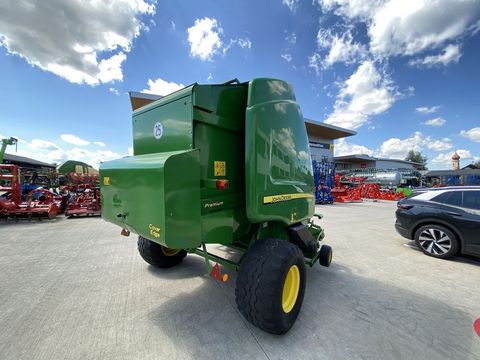 John Deere 864