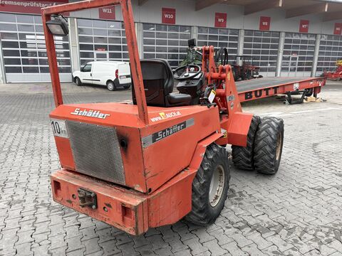 Schäffer 442 mit 4 Zylinder Motor