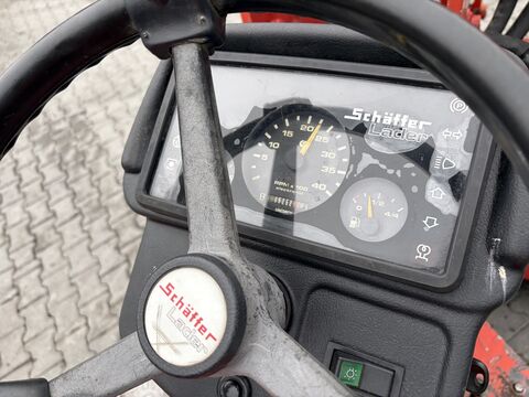 Schäffer 442 mit 4 Zylinder Motor