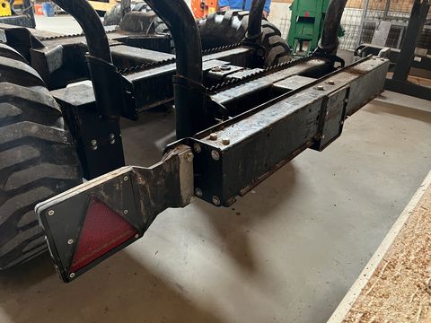 Kesla Forstanhänger 114H mit Fortskran 305T