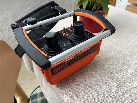 Kesla Forstanhänger 114H mit Fortskran 305T