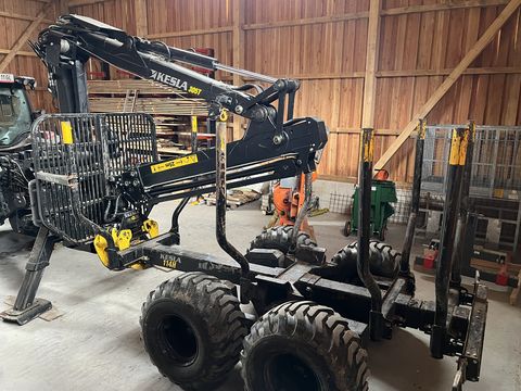 Kesla Forstanhänger 114H mit Fortskran 305T