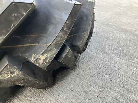 Sonstige 1x 10.75-15.3 BKT Implement 