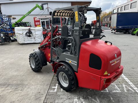 Weidemann 1350CX45 mit Mösl-Weidemann Aufnahme 30Km/h