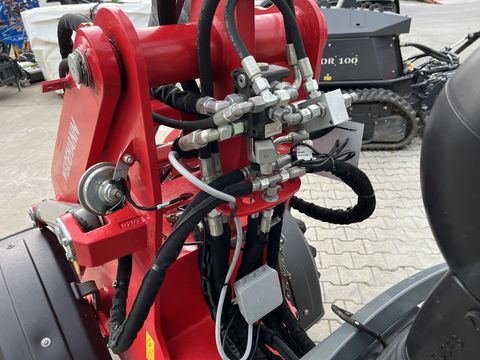 Weidemann 1350CX45 mit Mösl-Weidemann Aufnahme 30Km/h