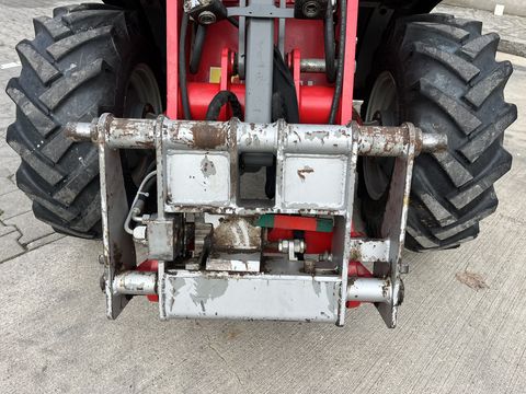 Weidemann 1350CX45 mit Mösl-Weidemann Aufnahme 30Km/h